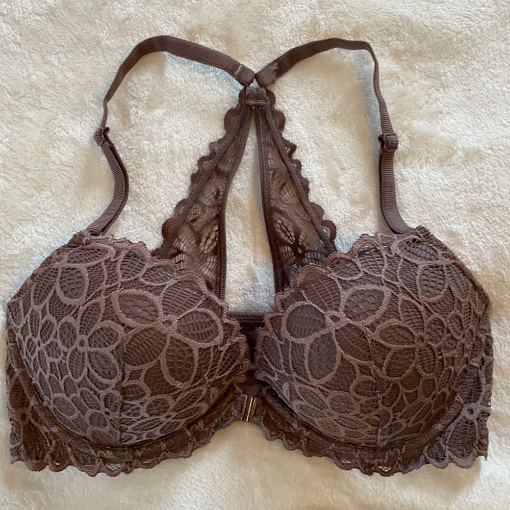 Victoria’s Secret Lace Front Clasp Push Up Bra 34D